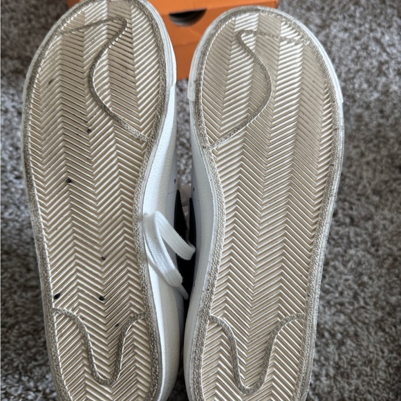 Nike White and Black High-Top Sneakers - Picture 6 of 6